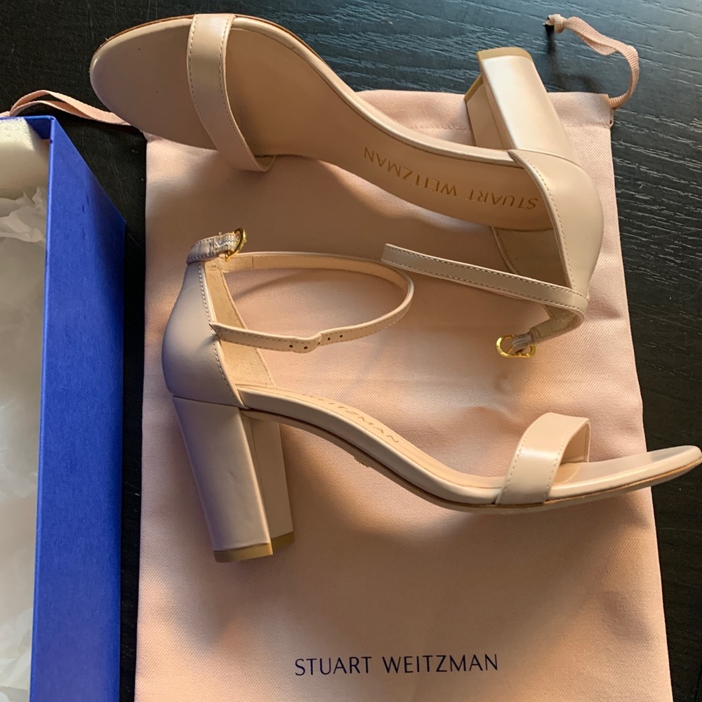 Nearlynude sandals